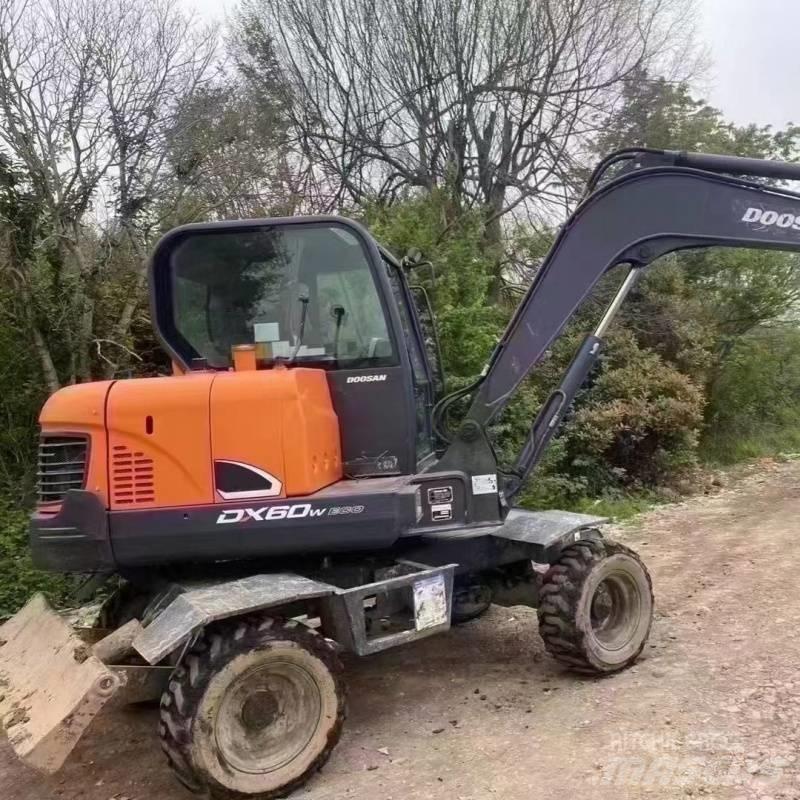 Doosan DX60W 旋轉式挖土機/掘鑿機/挖掘機
