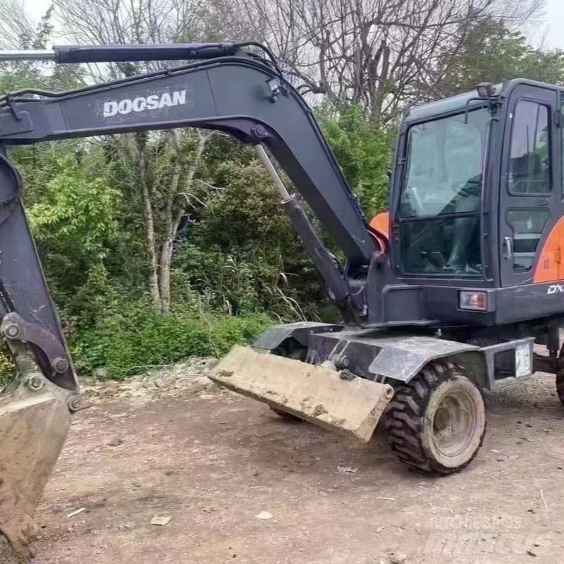 Doosan DX60W 旋轉式挖土機/掘鑿機/挖掘機