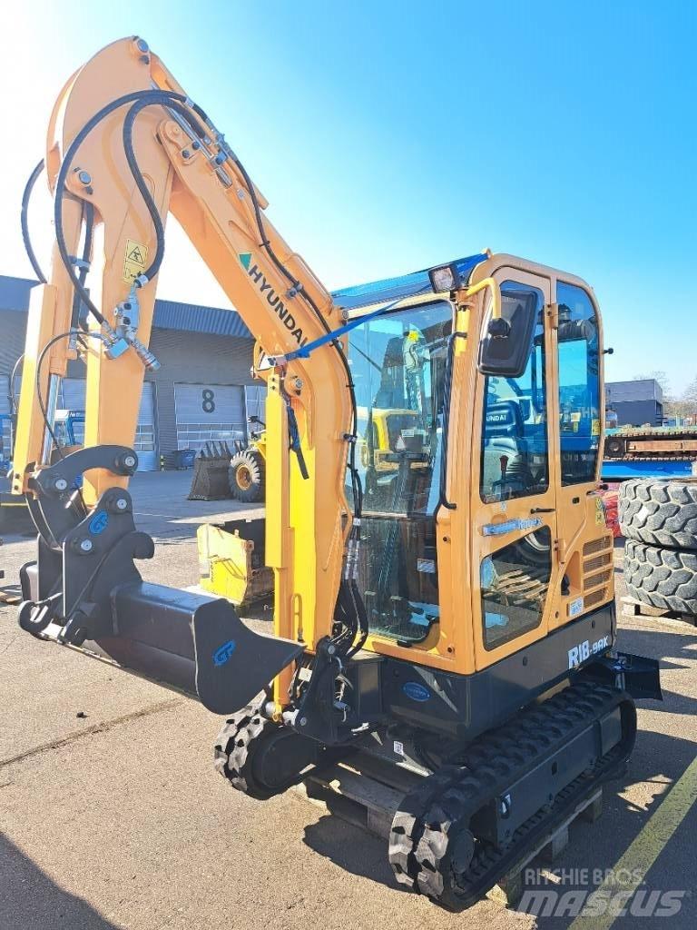 Hyundai R18-9AK 小型挖土機/掘鑿機<7t(小型挖掘機)