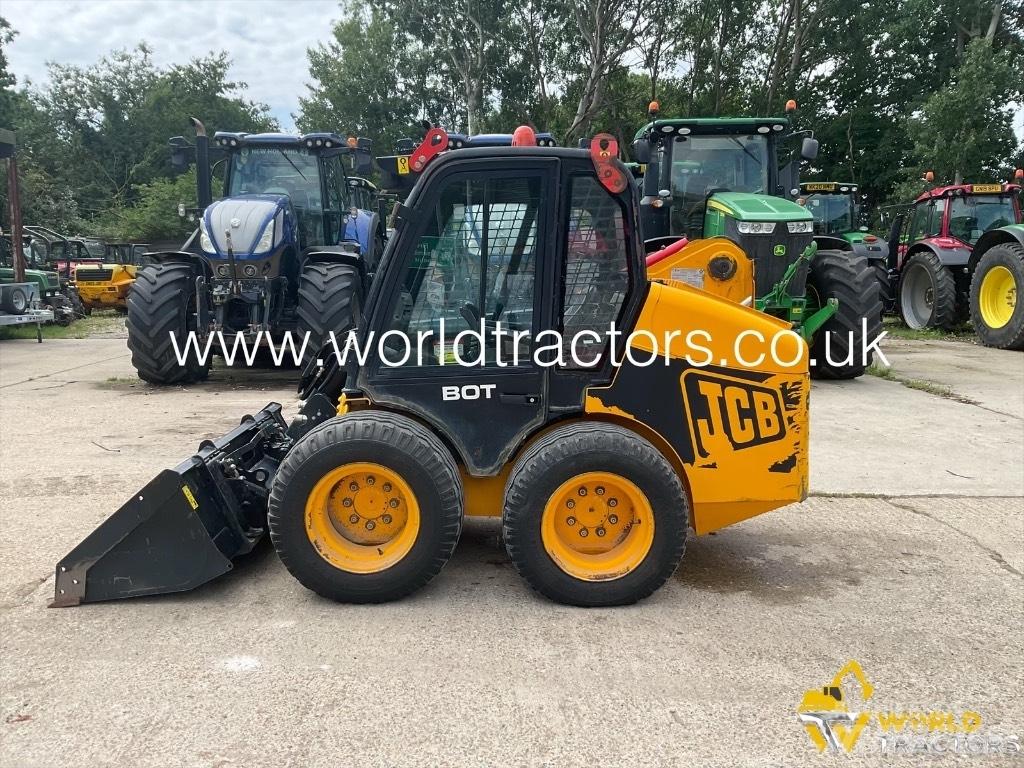 JCB Robot 滑移轉向裝載機