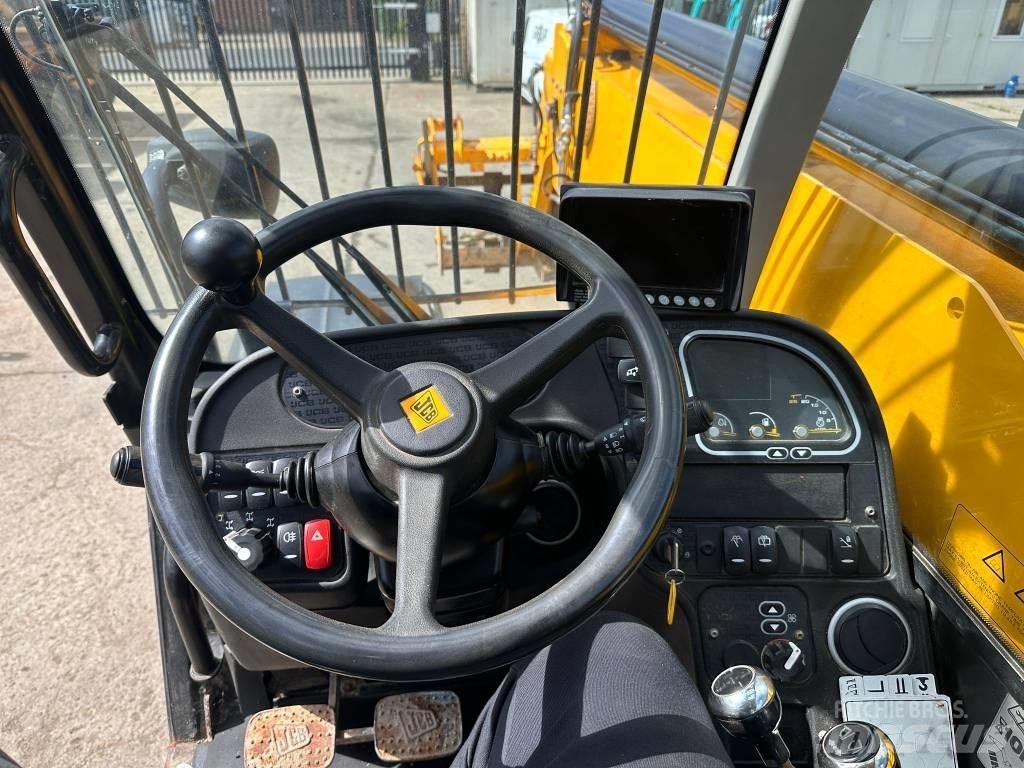 JCB 540-140 伸縮臂操作車