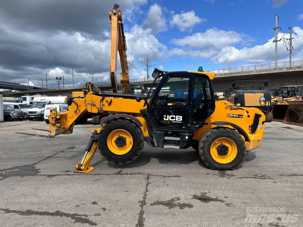JCB 540-140 伸縮臂操作車