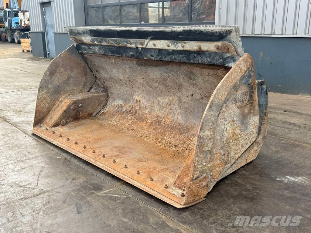 Ljungby L11 輪胎式裝載機