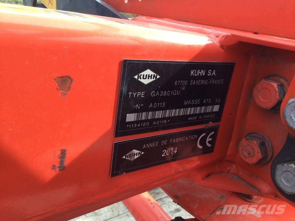 Kuhn GA 3801 GM 堆草機