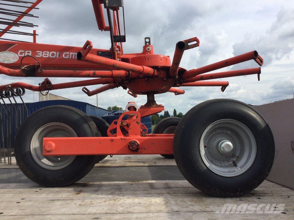 Kuhn GA 3801 GM 堆草機
