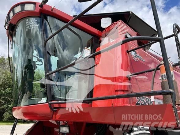 Case IH 2588 聯合收穫機