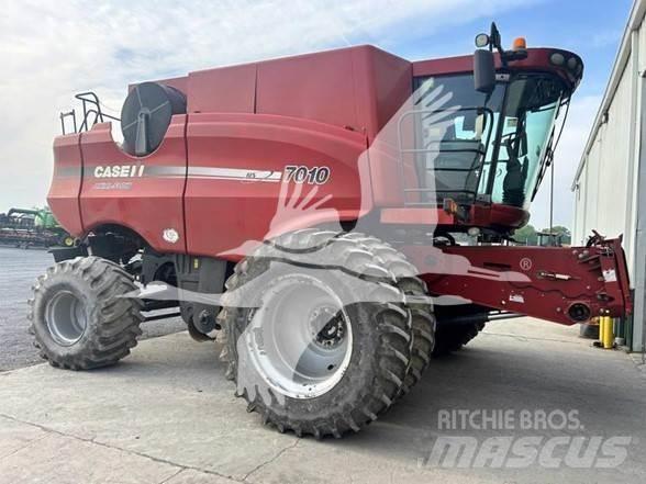 Case IH 7010 聯合收穫機