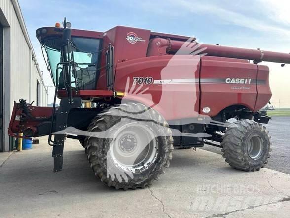 Case IH 7010 聯合收穫機