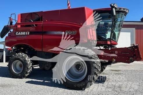 Case IH 8240 聯合收穫機