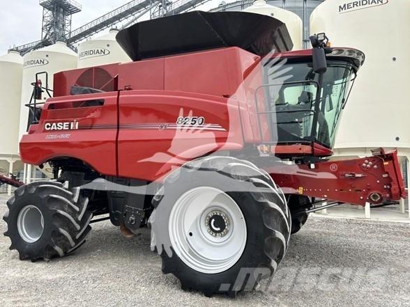 Case IH 8250 聯合收穫機