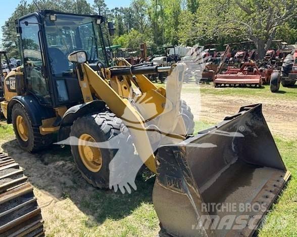 CAT 906M 輪胎式裝載機
