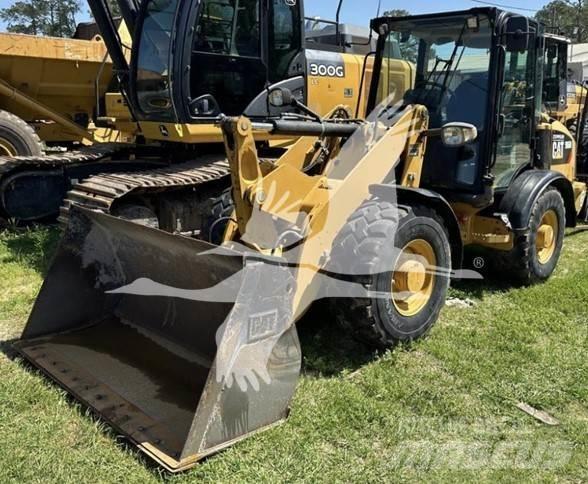 CAT 906M 輪胎式裝載機