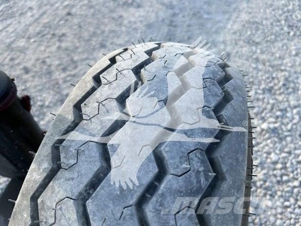 E-Z Trail 680 其他拖車