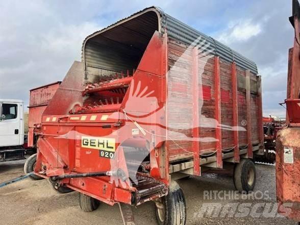 Gehl BU920 青飼料搬運車