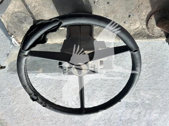 Gleaner R72 聯合收穫機