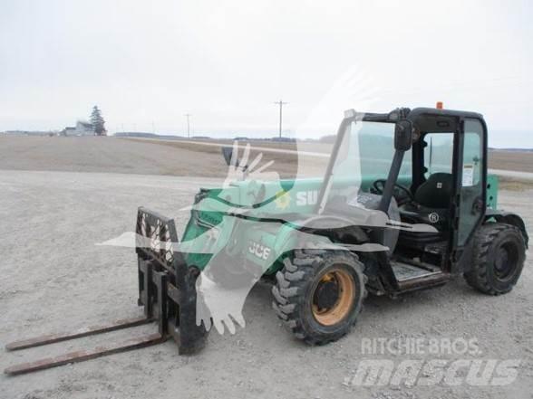 JCB 525-60 伸縮臂操作車