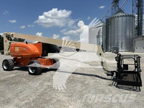 JLG 800A 曲臂高空作業車