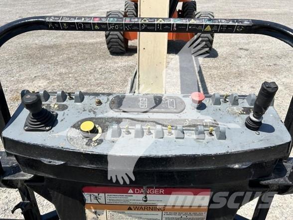 JLG 800A 曲臂高空作業車