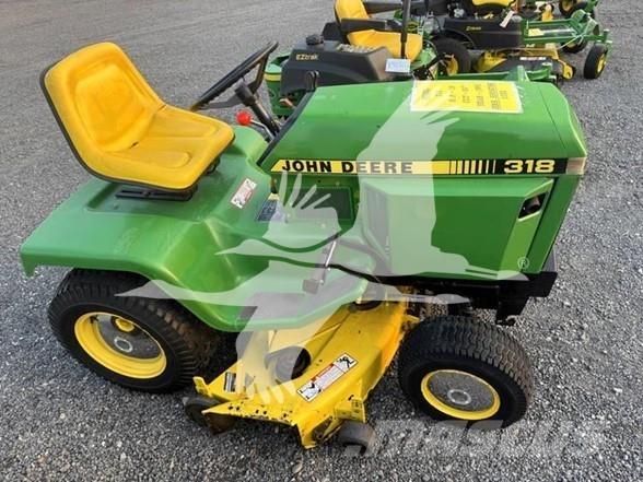John Deere 318 騎乘式割草機