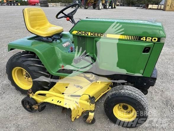 John Deere 420 騎乘式割草機