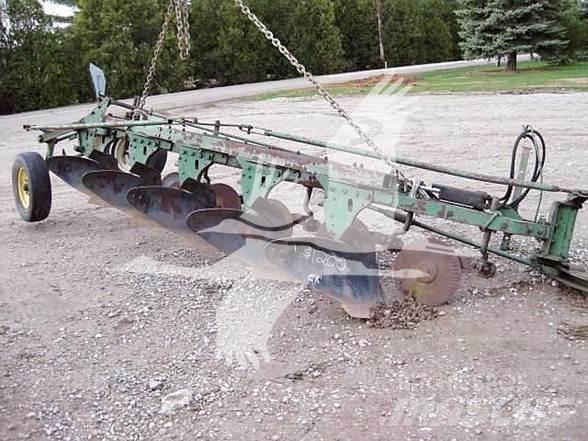 John Deere 514 雙向犁
