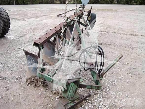 John Deere 514 雙向犁