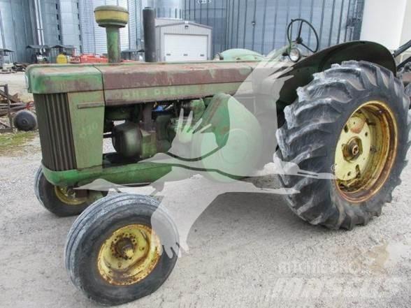 John Deere 820 曳引機