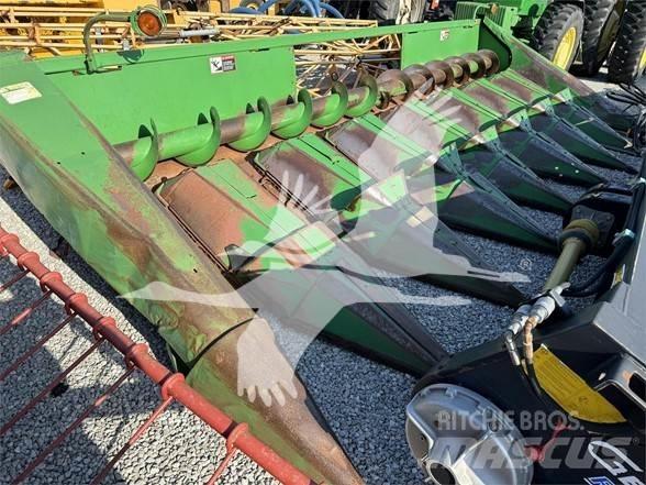 John Deere 843 聯合收割機頭