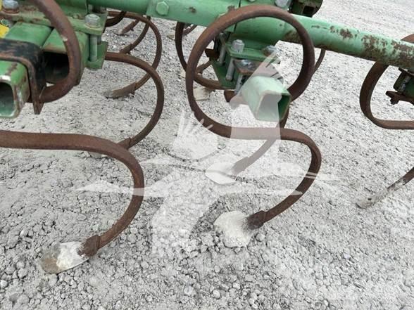 John Deere 85 行栽作物中耕機