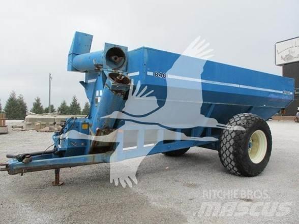 Kinze 840 運糧車