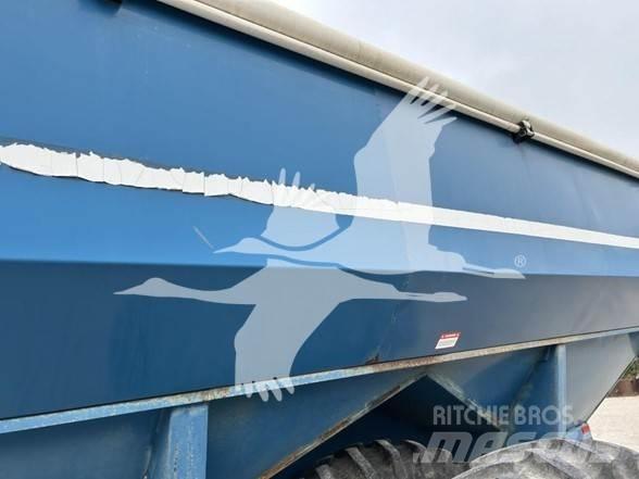 Kinze 840 運糧車