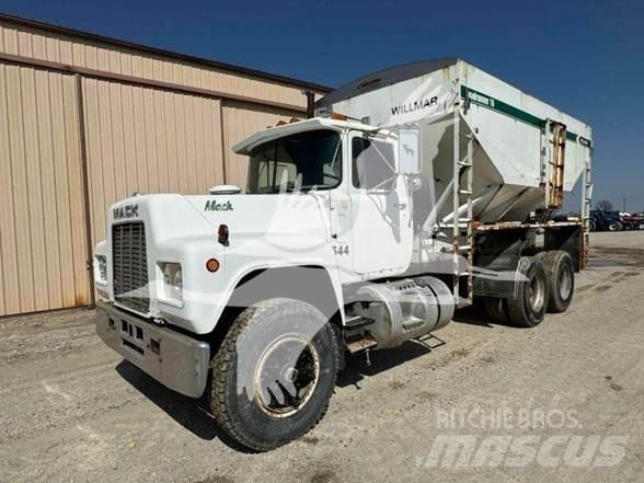 Mack R686ST 其他