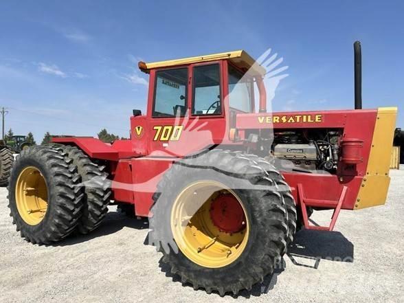 Versatile 700 曳引機