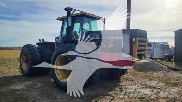 Versatile 876 曳引機