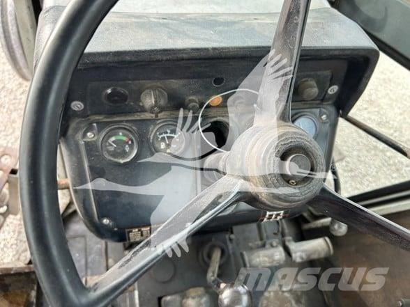 White 2-70 曳引機