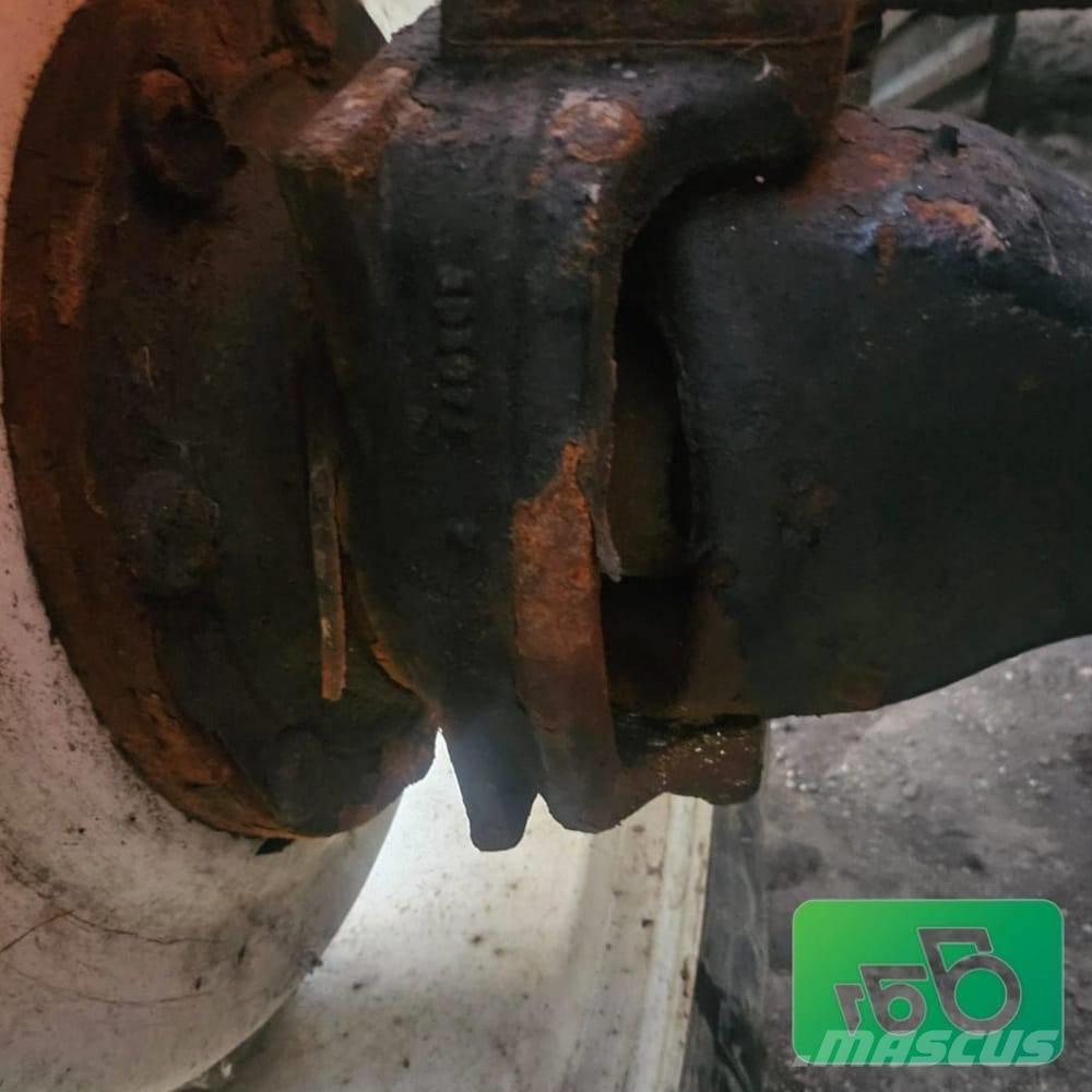 Valmet 8350. Parts 曳引機