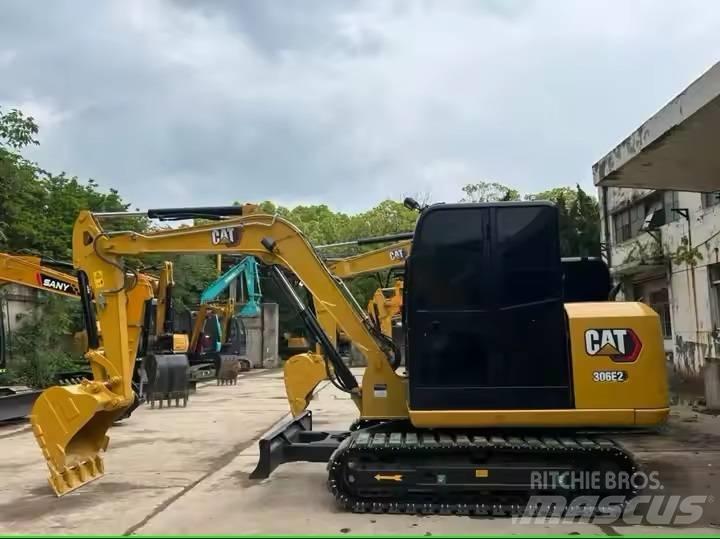 CAT 306 E2 小型挖土機/掘鑿機<7t(小型挖掘機)
