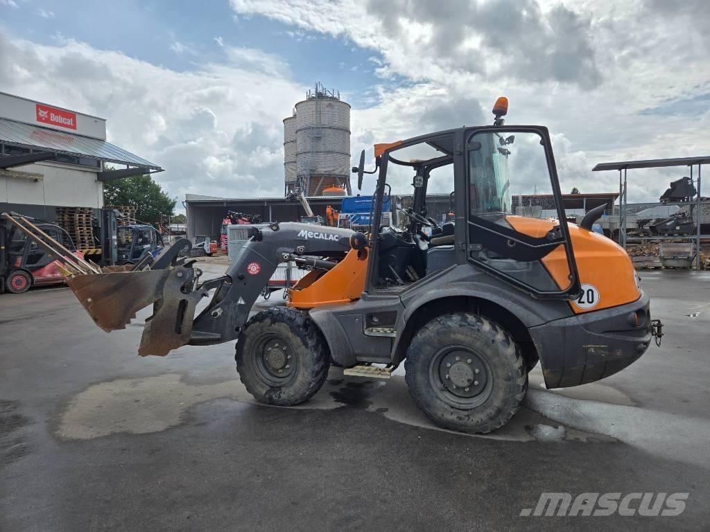 Mecalac AS 700 輪胎式裝載機