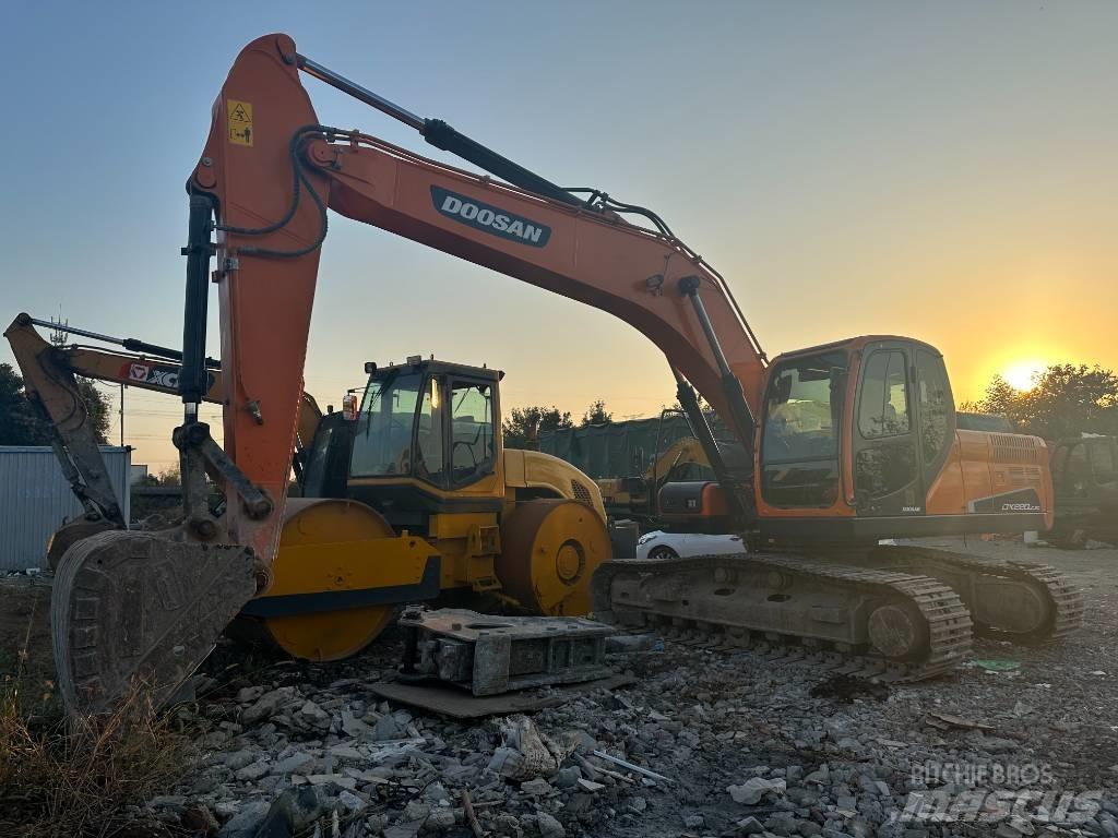 Doosan DX220LC-9 履帶式 挖土機/掘鑿機/挖掘機