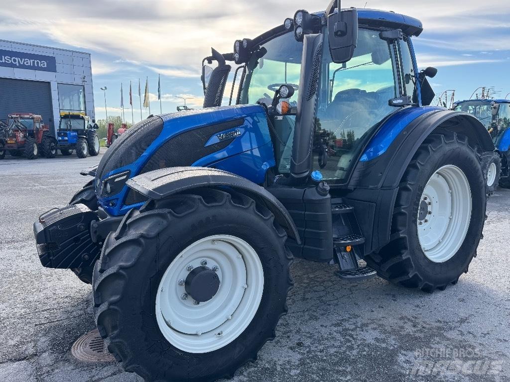Valtra N 124 曳引機