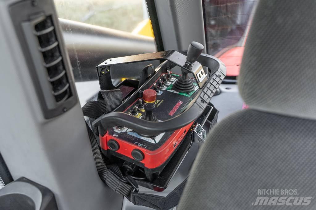 Manitou MRT 3060 伸縮臂操作車