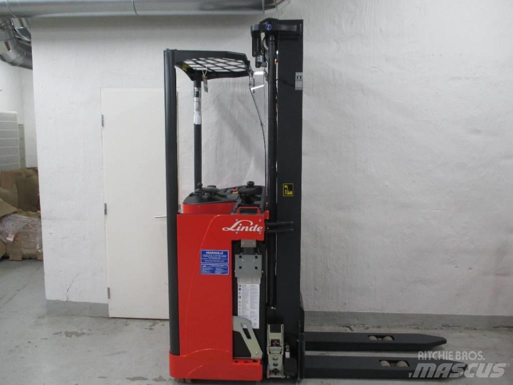 Linde L1600 TTFYS 自走式堆積機