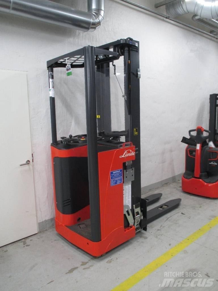 Linde L1600 TTFYS 自走式堆積機