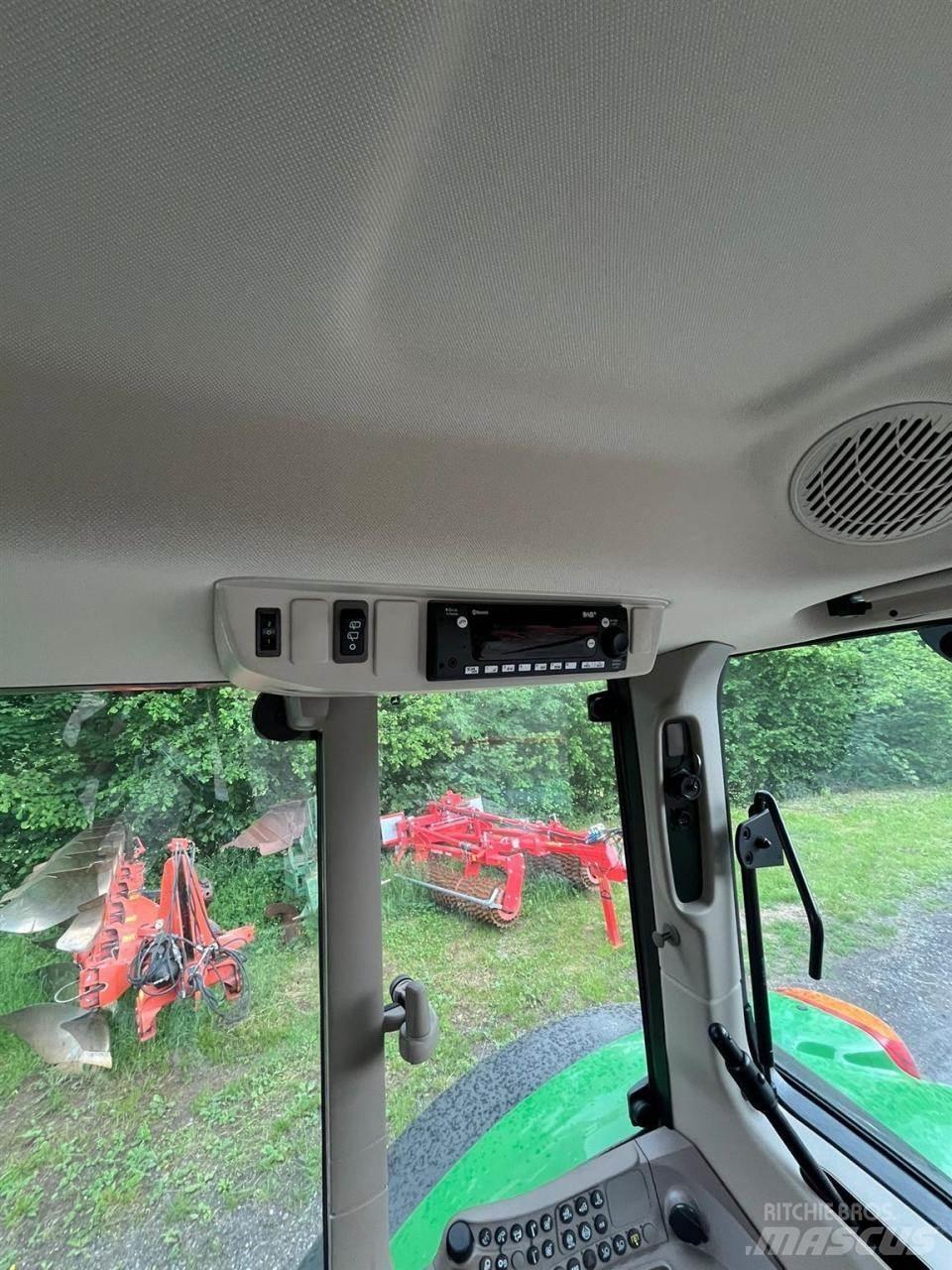 John Deere 6120M 曳引機
