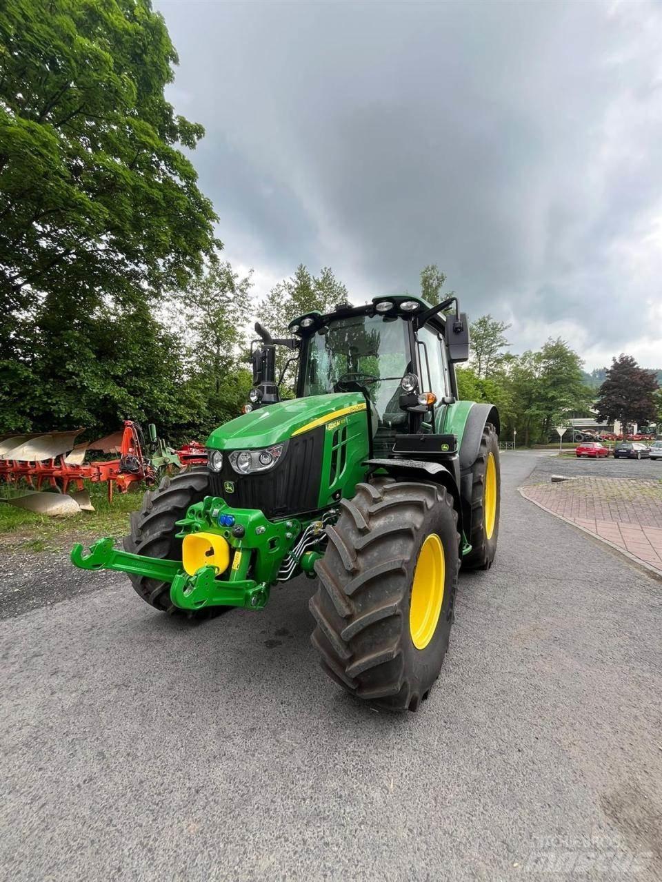 John Deere 6120M 曳引機