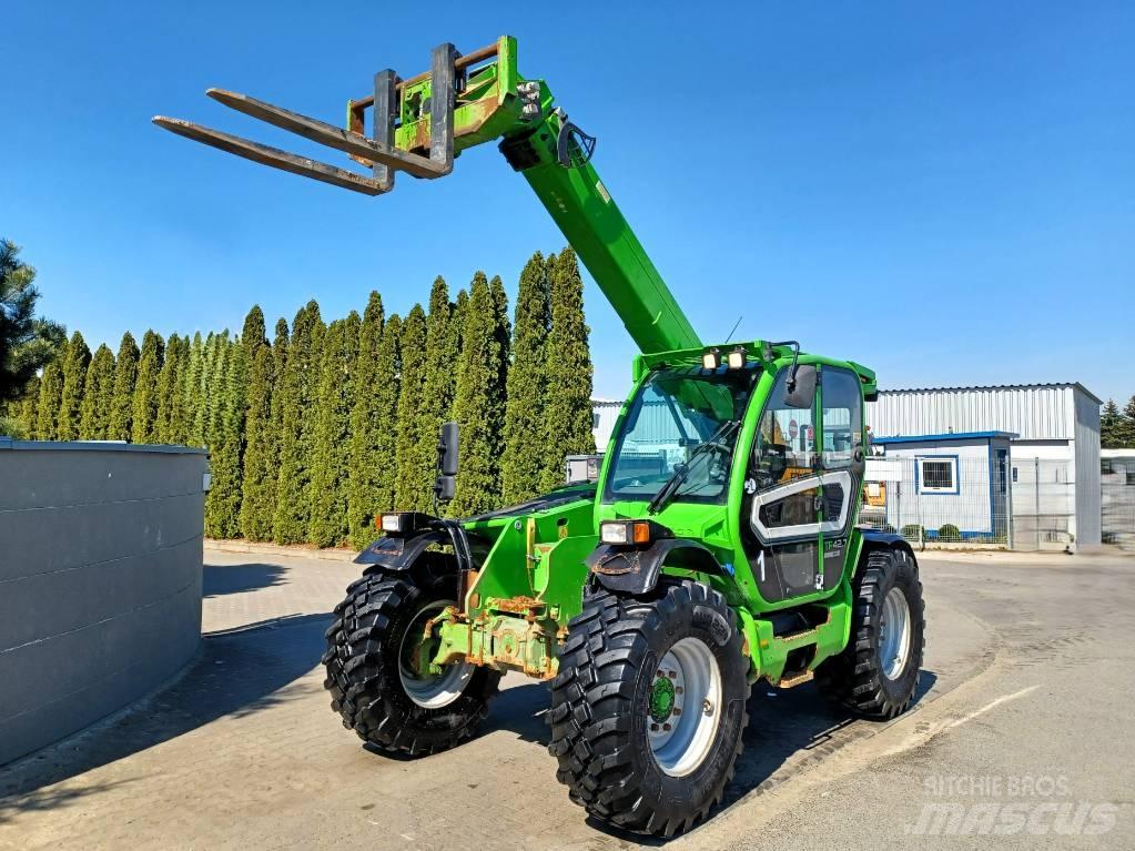Merlo TF 42.7 伸縮臂操作車