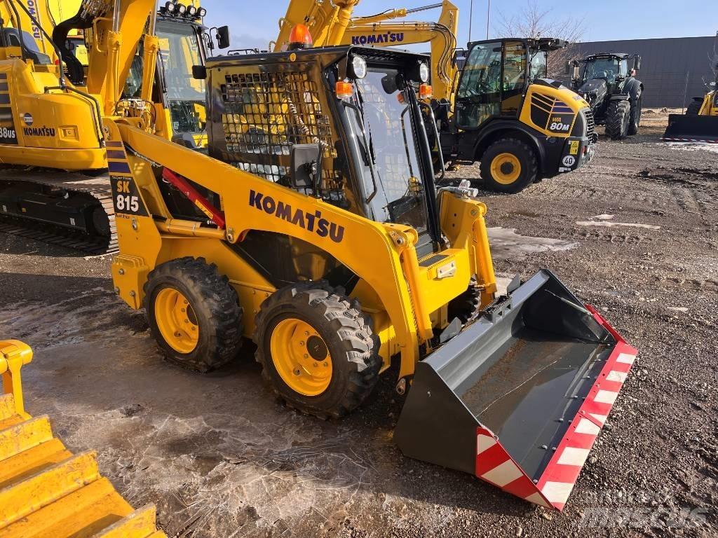 Komatsu SK815-8 滑移轉向裝載機