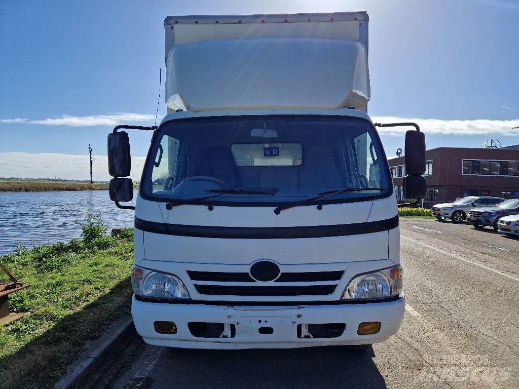 Hino 3815 貨箱式卡車