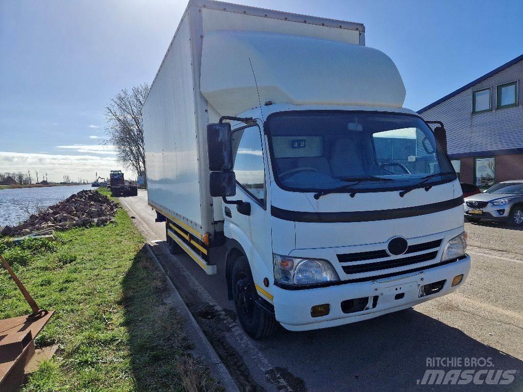 Hino 3815 貨箱式卡車