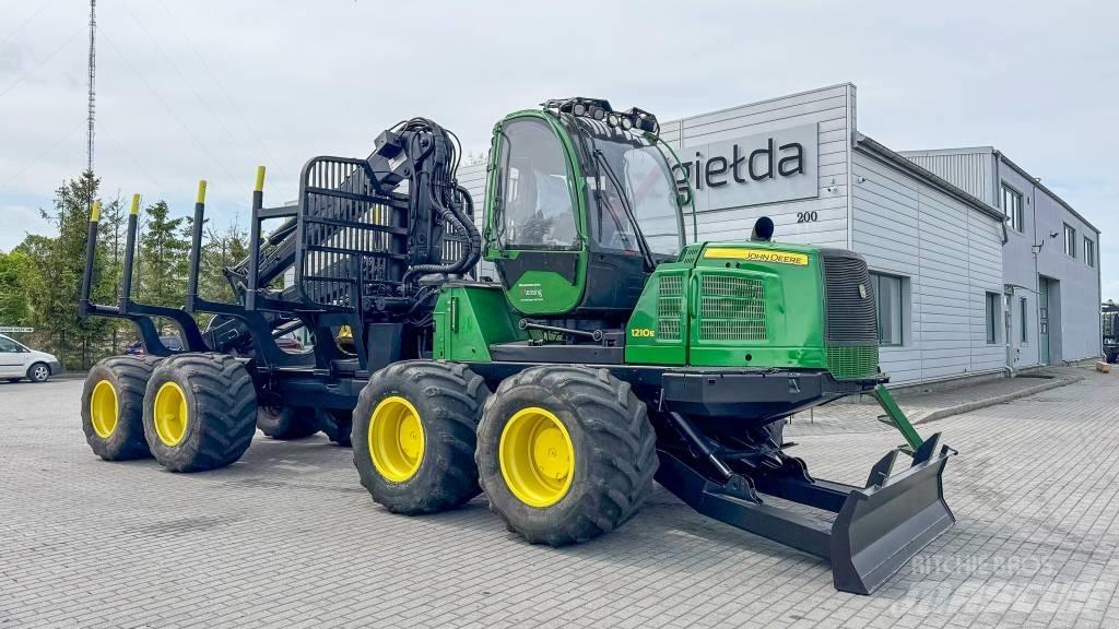John Deere 1210E 集運機